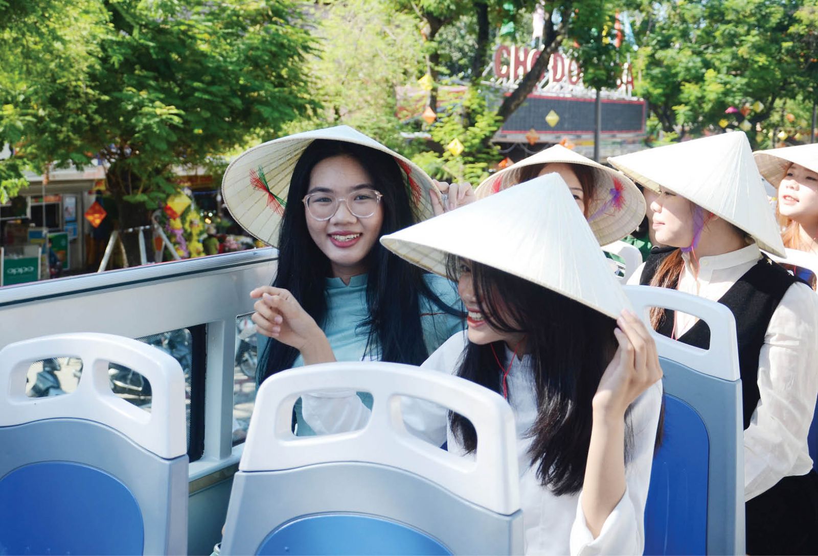 làng nghề nón lá Huế truyền thống nghệ nhân khâu nóna
